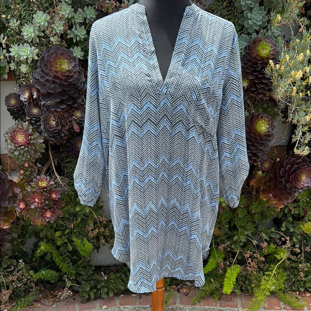 Lush Blue and Black 3/4 Sleeve Tunic